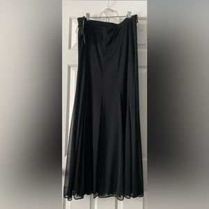 NWT Onyx maxi legnth elastic top skirt.